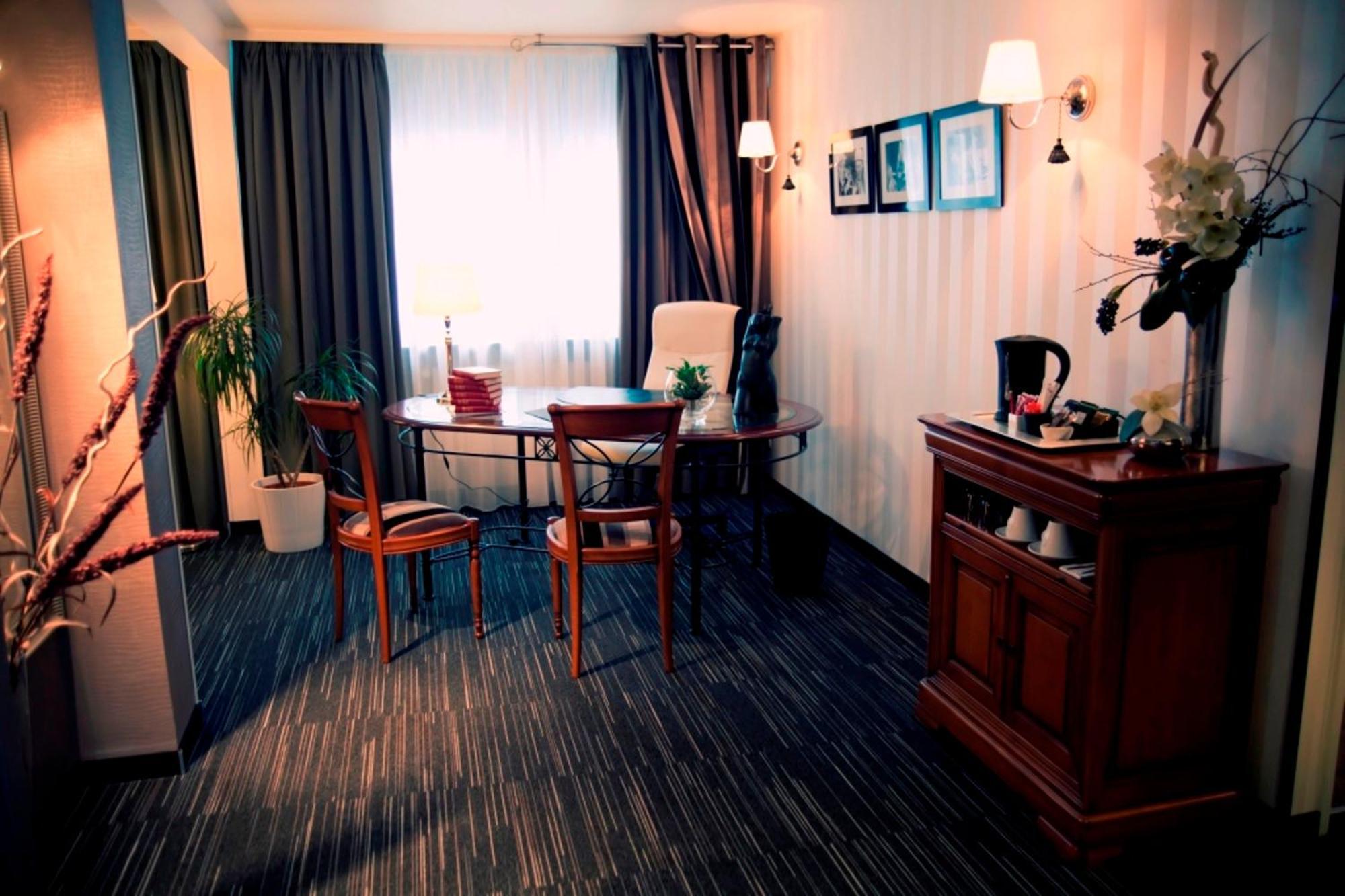 Dm Hotel Forbach Eksteriør bilde